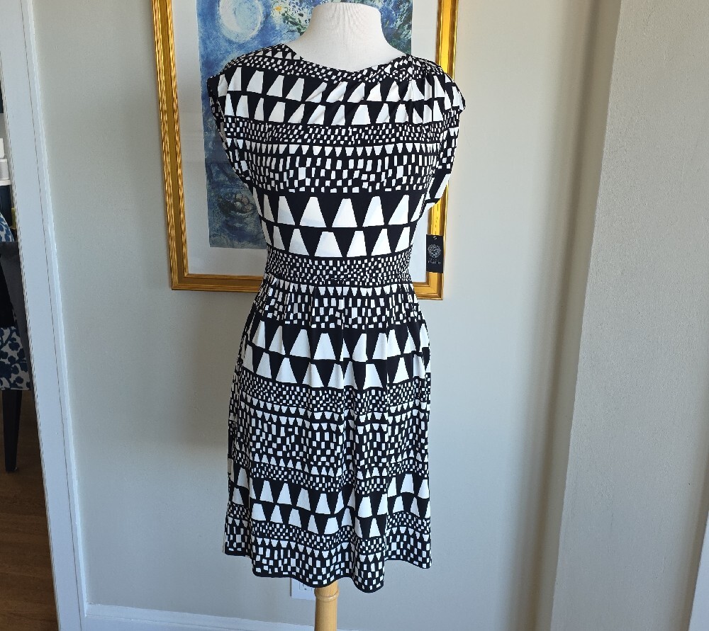 💙NWT Vince Camuto Geometric Dress